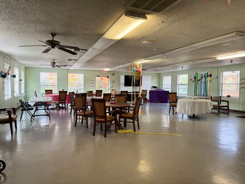 More Photos Of 540 SE Front St, De Kalb Skilled Nursing Facility For Sale