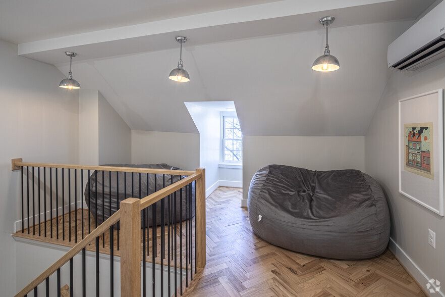 More Photos Of 1511 Eastern Ave, Baltimore Office Residential For Lease