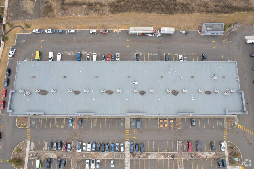 More Photos Of 100 Rainbow Rd, Chestermere Storefront Retail Office For Lease