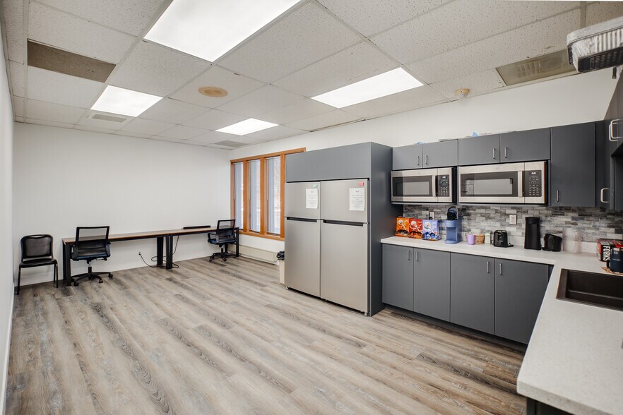 More Photos Of 1320 Ymca Dr, Festus Office For Lease