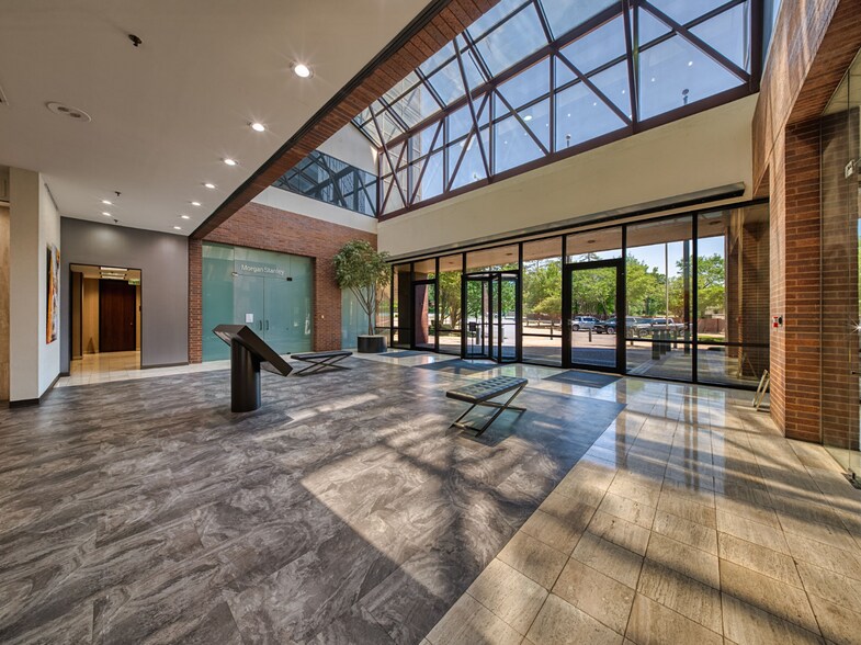 More Photos Of 909 ESE Loop 323, Tyler Office For Sale