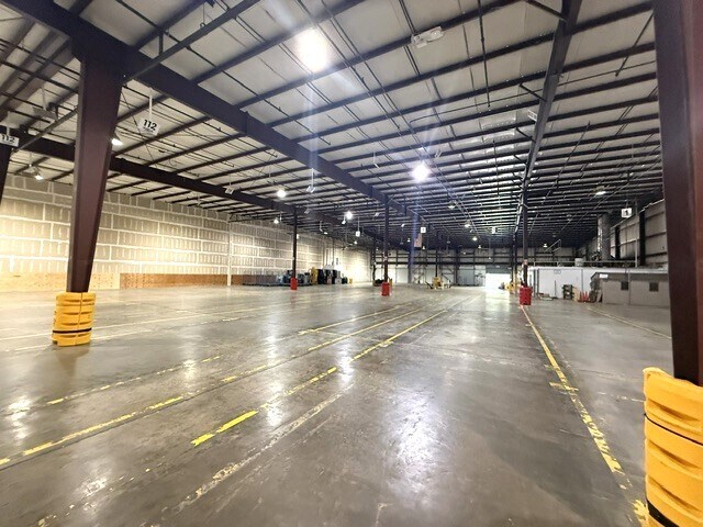 More Photos Of 7801 Sears Blvd, Pensacola Distribution For Lease