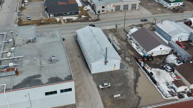 More Photos Of 521 Rue Des Érables, Trois-Rivières Manufacturing For Sale
