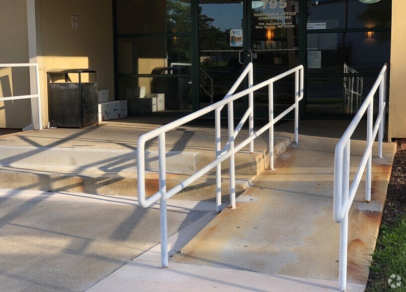 More Photos Of 795 Aquahart Rd, Glen Burnie Office For Sale