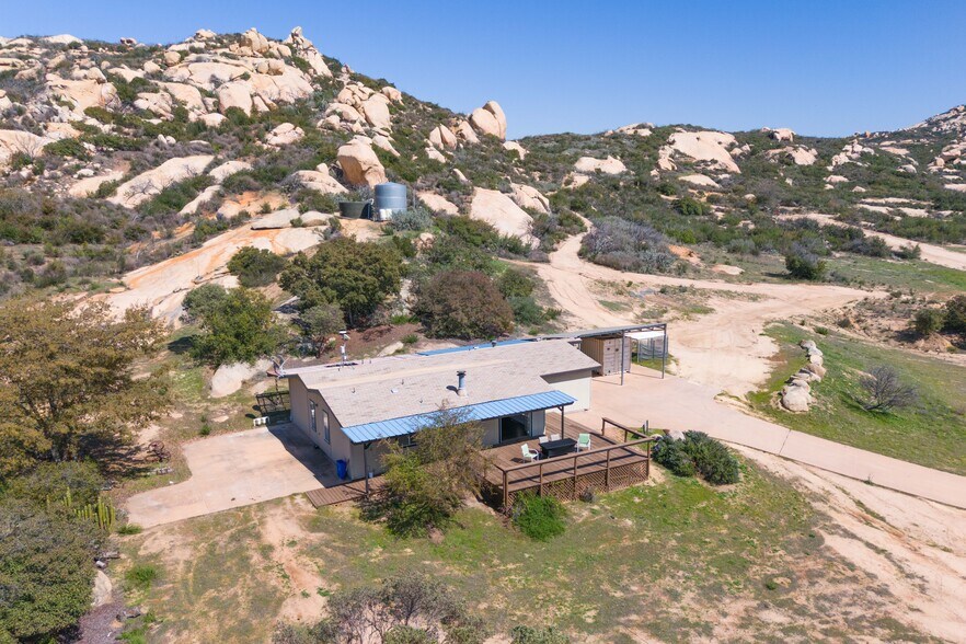 More Photos Of 19191 High Glen Rd, Alpine Specialty For Sale