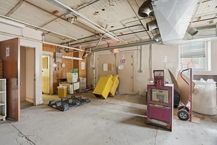 More Photos Of 115 E 5th St, Fulton Office For Sale