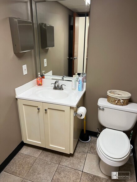 More Photos Of 2329 Solona St, Haltom City Warehouse For Sale
