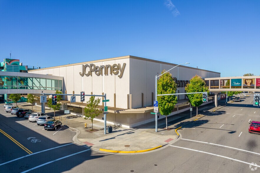 Primary Photo Of 305 Liberty St NE, Salem Department Store For Lease