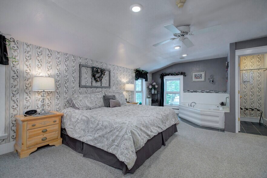 More Photos Of 1006 Court St, Imperial Hospitality For Sale