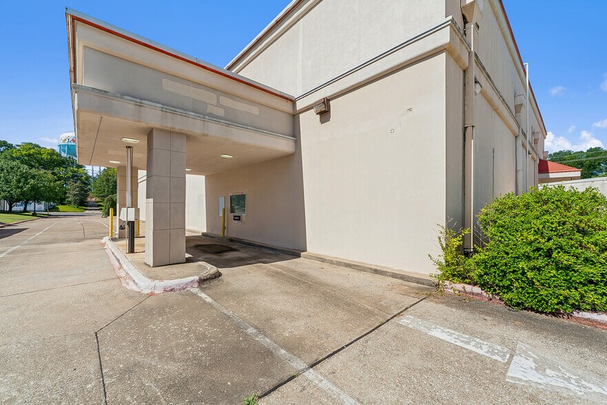 More Photos Of 119 W Marshall Ave, Longview Freestanding For Sale