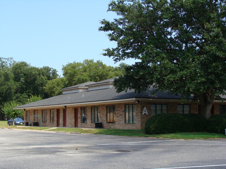 More Photos Of 6706 N 9th Ave, Pensacola Medical For Lease