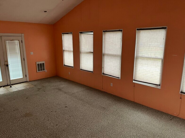 More Photos Of 503 Main St, Madison Hospitality For Sale