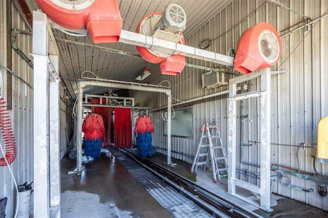 More Photos Of 1530 N Dixon Ln, Gainesville Carwash For Sale