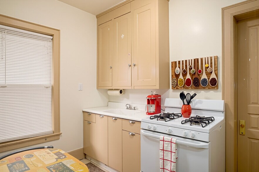 More Photos Of 115 Claremont Ave, Buffalo Multifamily For Sale