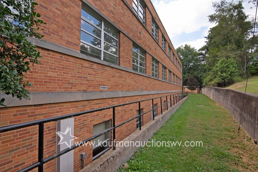 More Photos Of 100 Bluestone Rd, Mount Hope Research And Development For Sale
