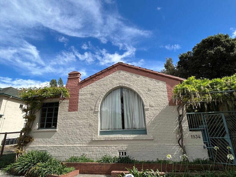 Primary Photo Of 1943 Park Blvd, Oakland Office For Sale