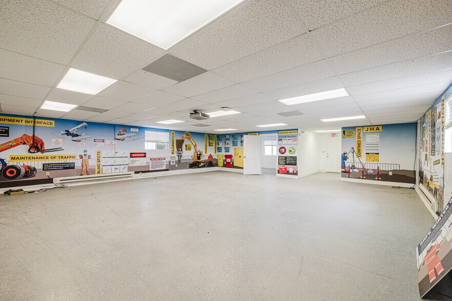 More Photos Of 824 Poplar St, Carlin Industrial For Sale