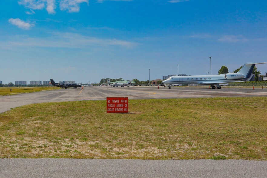 More Photos Of 1001 Airport Rd, Destin Airplane Hangar For Sale