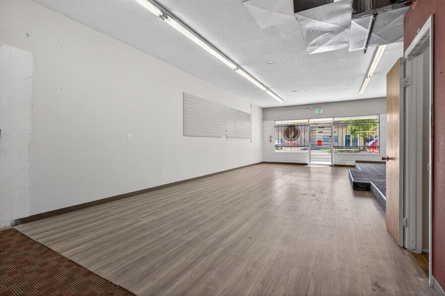 More Photos Of 1109-1115 Kimbark St, Longmont Storefront For Lease