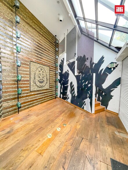 More Photos Of 8462-8470 Santa Monica Blvd, West Hollywood Storefront For Lease