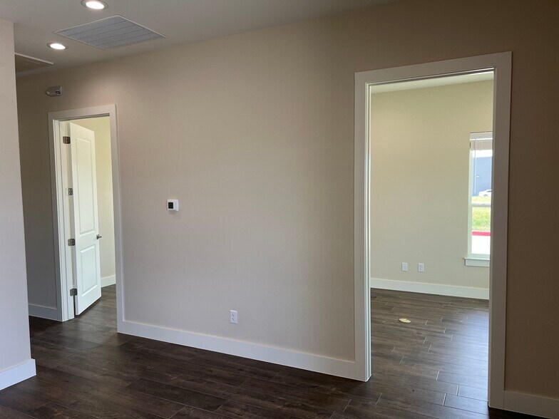 More Photos Of 2951 FM 1460, Georgetown Medical For Sale