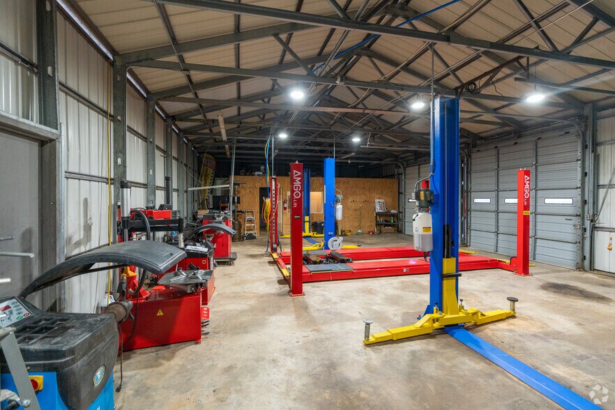 More Photos Of 1613 Ronald Dr, Raleigh Auto Dealership For Sale