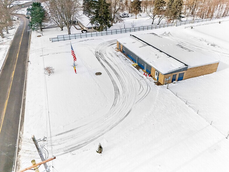 More Photos Of 2565 111th Ave, Allegan Office For Sale