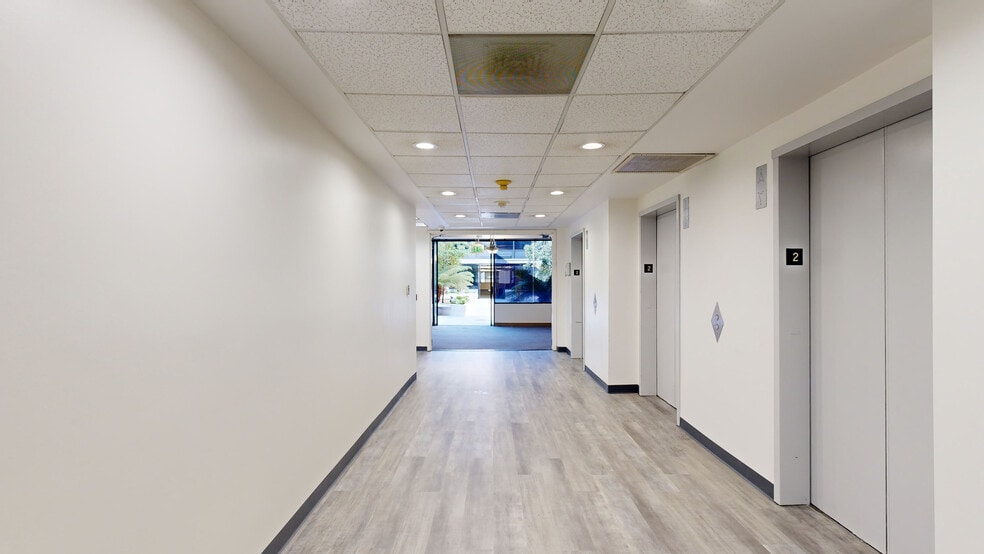 More Photos Of 5757 W Century Blvd, Los Angeles Unknown For Lease