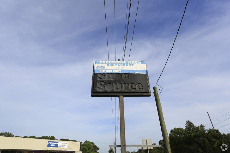 More Photos Of 309 Main St, Garden City Unknown For Lease