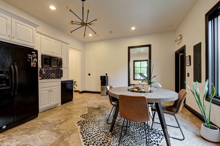 More Photos Of 2917 NW 156th St, Edmond Office Residential For Sale