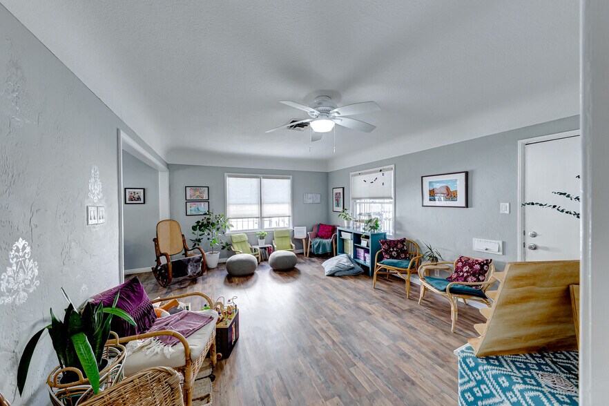 More Photos Of 610 S 8th St, Las Vegas Office For Lease