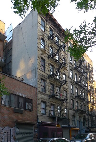 Primary Photo Of 40 Rivington St, New York Apartments For Lease