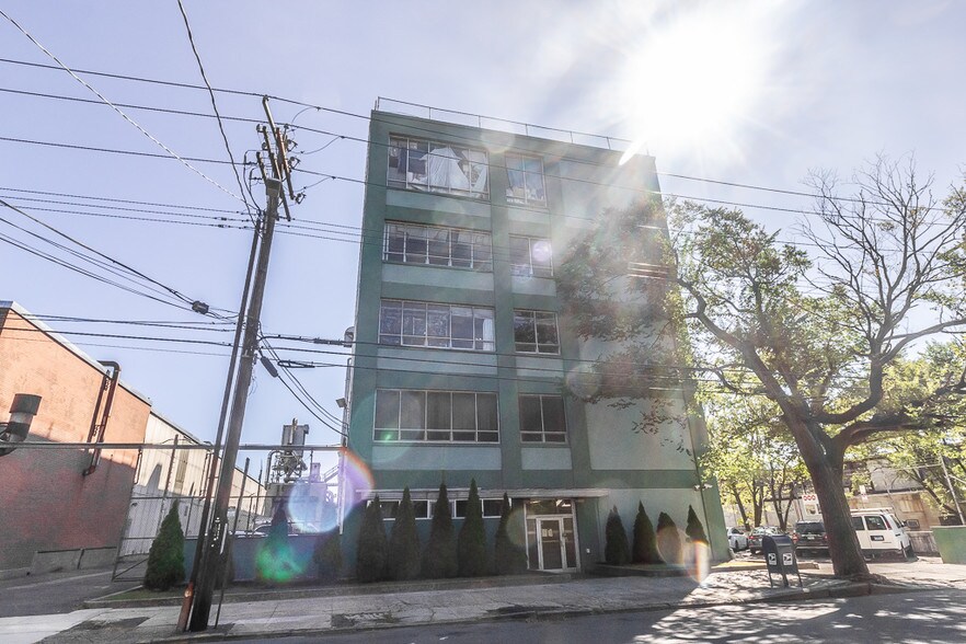 More Photos Of , New Haven Unknown For Sale