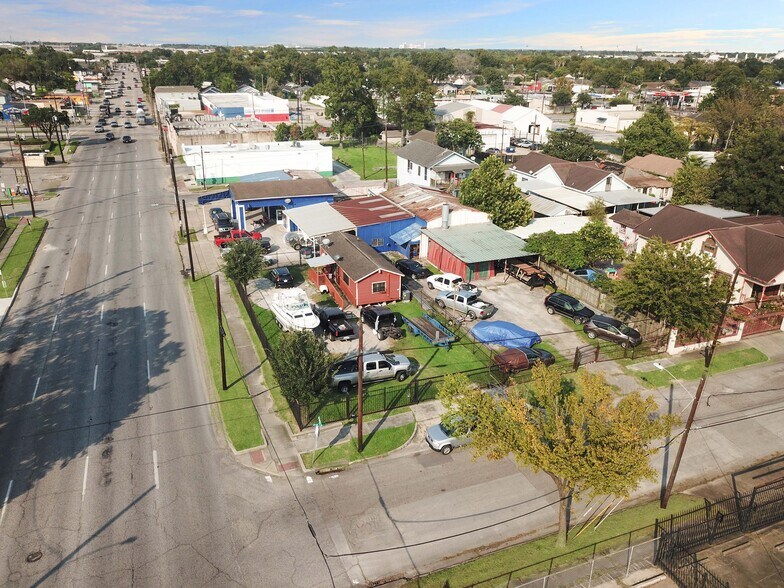 More Photos Of 1106 Wayside Dr, Houston Auto Repair For Sale