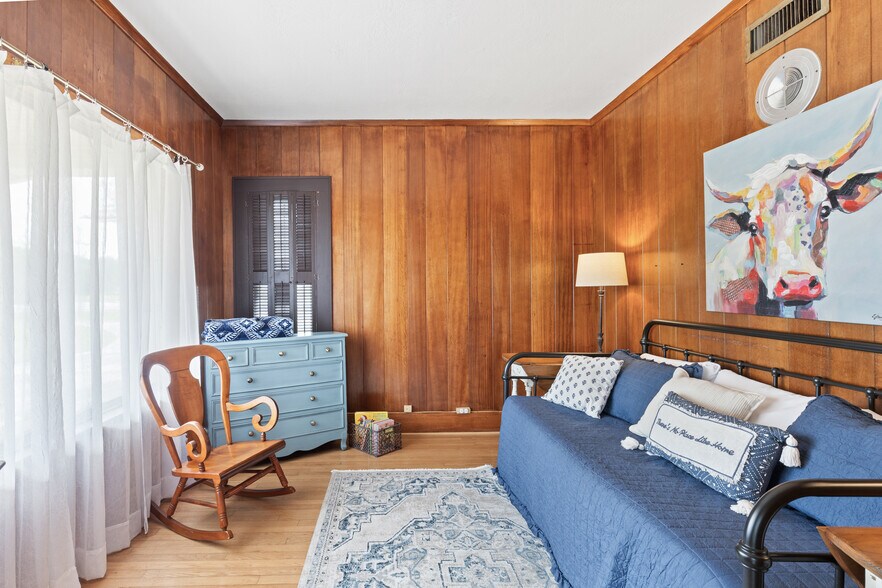 More Photos Of 53447 Highway 290, Hempstead Specialty For Sale