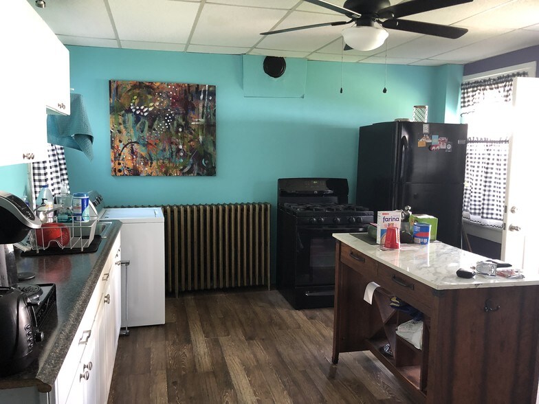 More Photos Of 562 5th Ave, Troy Specialty For Lease