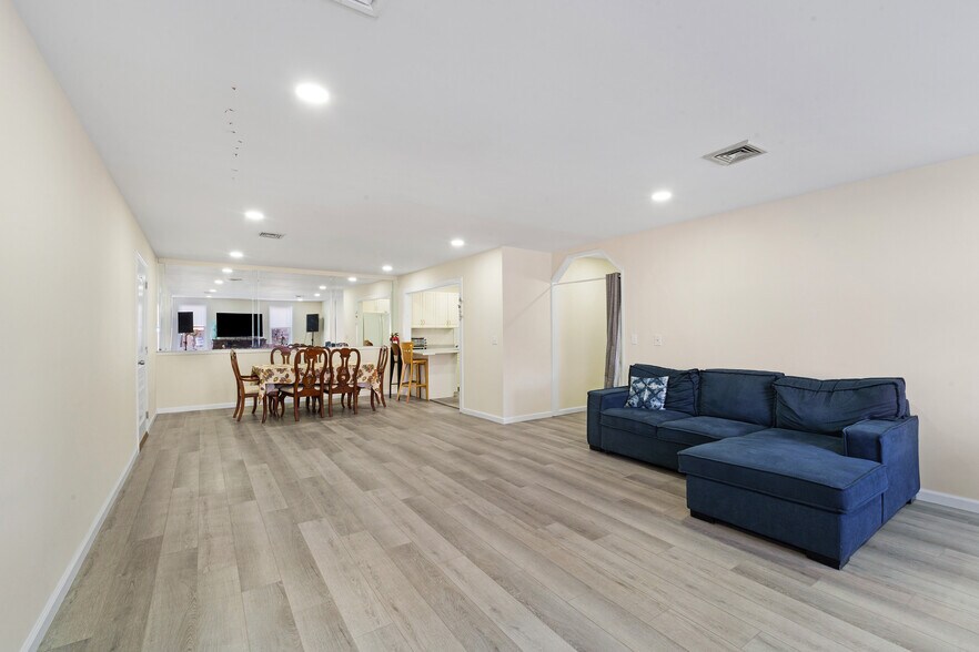 More Photos Of 198-200 E Main St, Bound Brook Freestanding For Sale