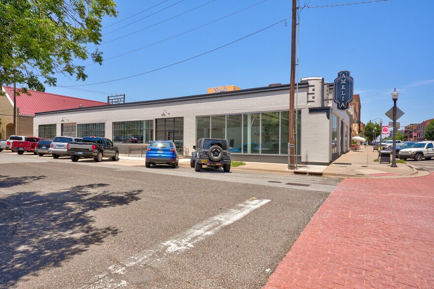 More Photos Of 801 N Broadway Ave, Oklahoma City Storefront Retail Office For Lease