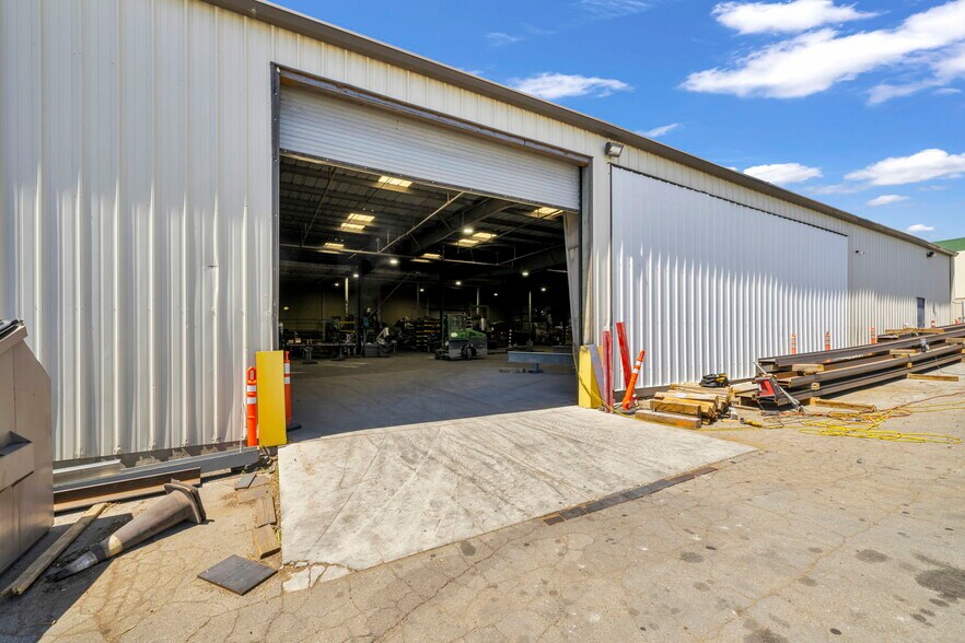 More Photos Of 1955 Timber Way, Reno Warehouse For Lease