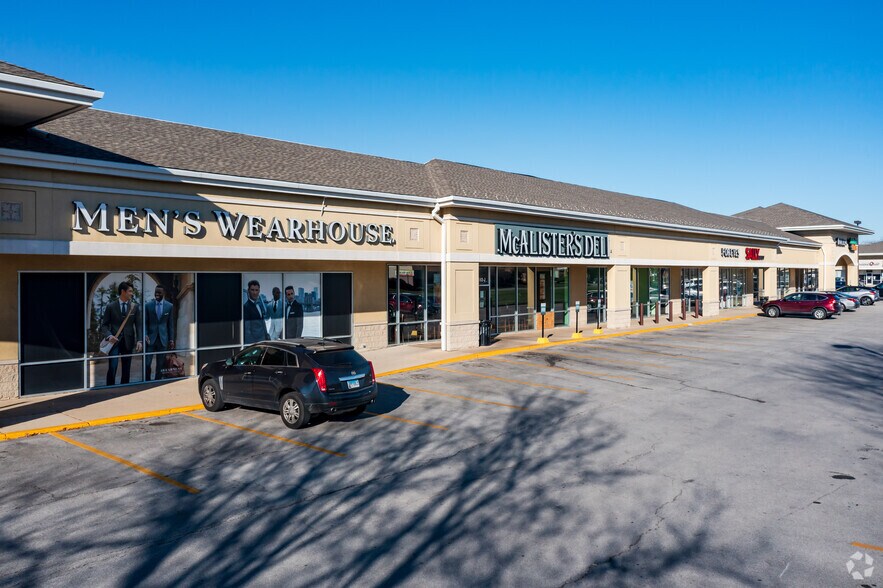 More Photos Of 1492 S Randall Rd, Geneva Freestanding For Lease