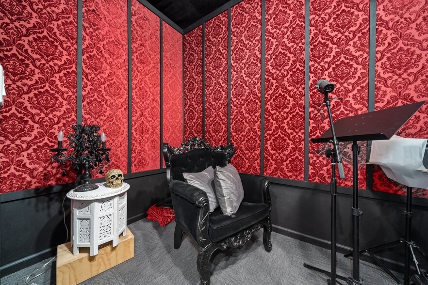 More Photos Of 5250 Vineland Ave, North Hollywood Loft Creative Space For Lease