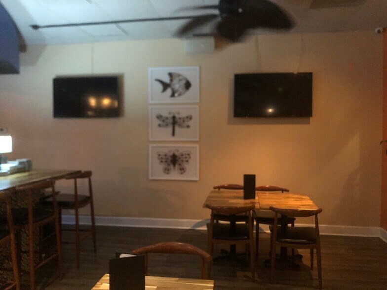 More Photos Of 109 Old Chapin Rd, Lexington Storefront Retail Office For Lease