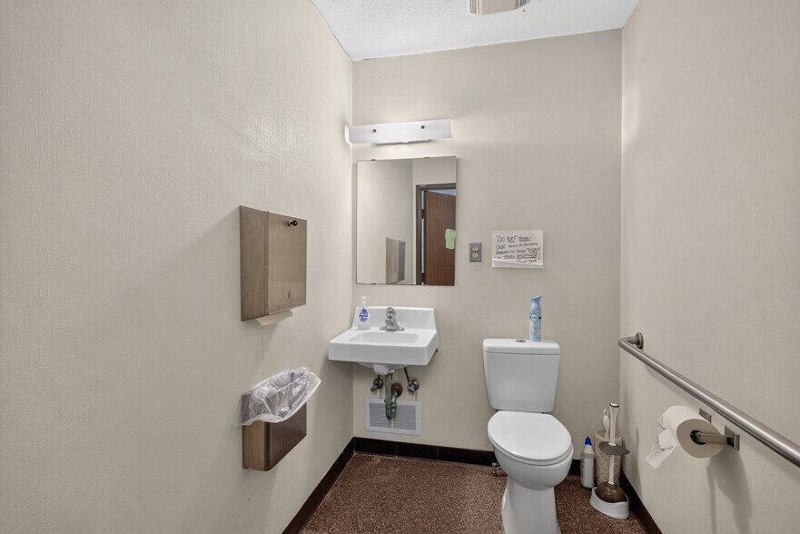 More Photos Of 2575 Spring Arbor Rd, Jackson Medical For Sale