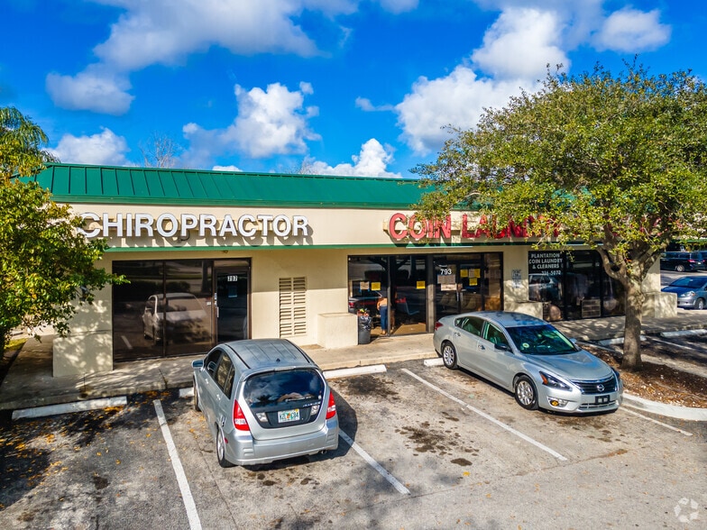 More Photos Of 701 S State Rd 7, Plantation Unknown For Lease