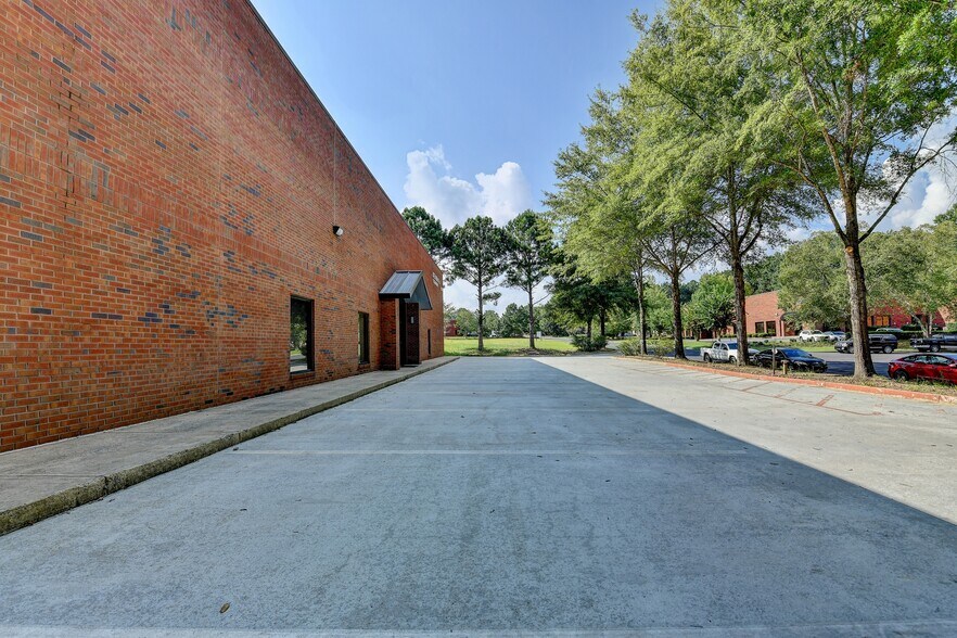 More Photos Of 1310 Capital Cir, Lawrenceville Warehouse For Sale