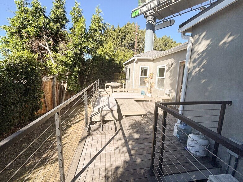 More Photos Of 3360 S Robertson Blvd, Los Angeles Loft Creative Space For Lease