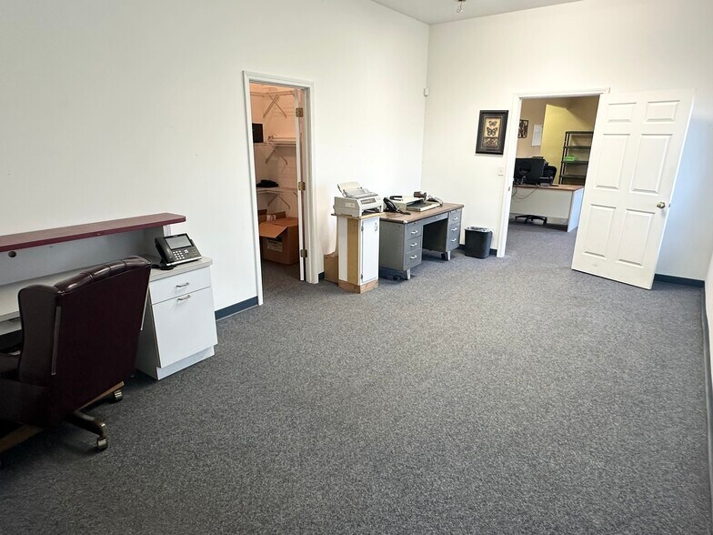 More Photos Of 2103 S First, Terre Haute Warehouse For Sale