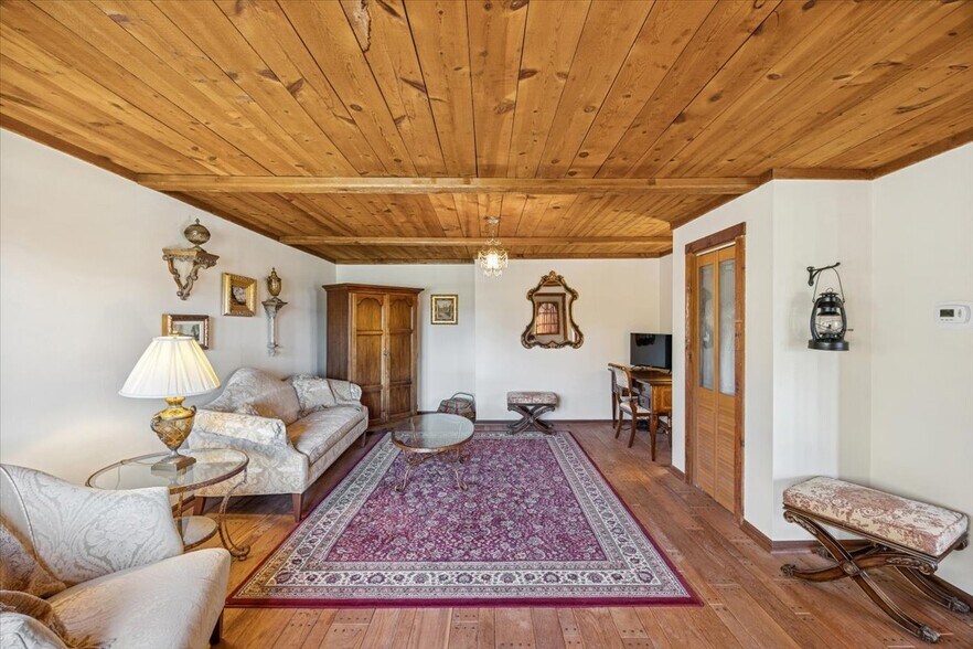 More Photos Of 22962 S Harlem Ave, Frankfort Showroom For Sale