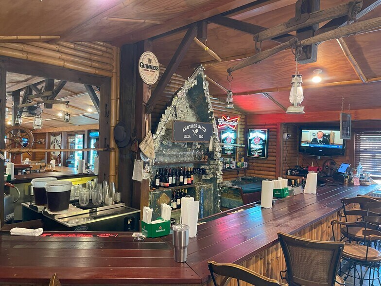 More Photos Of 2111 Sea Island Pky, Saint Helena Island General Retail For Sale