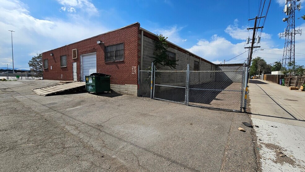 More Photos Of 5010-5030 Acoma St, Denver Warehouse For Lease